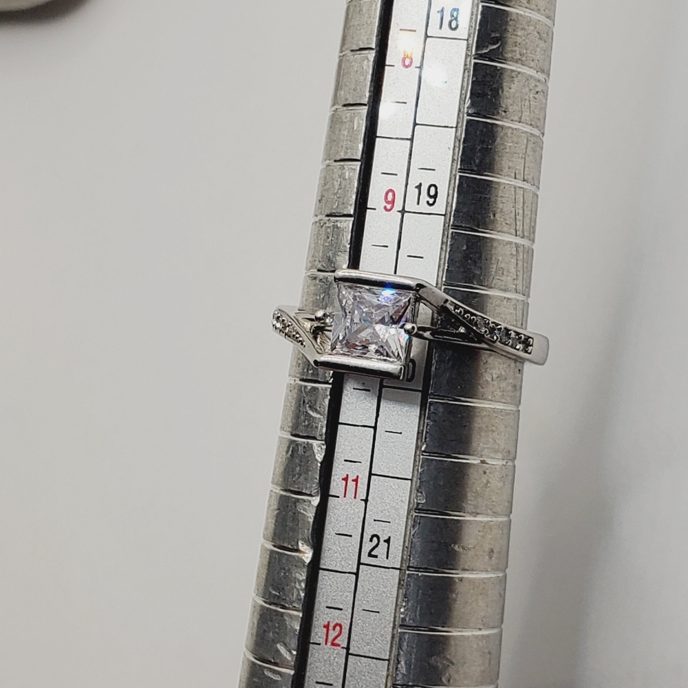 Princess Cut Ring - Picture 5 of 6
